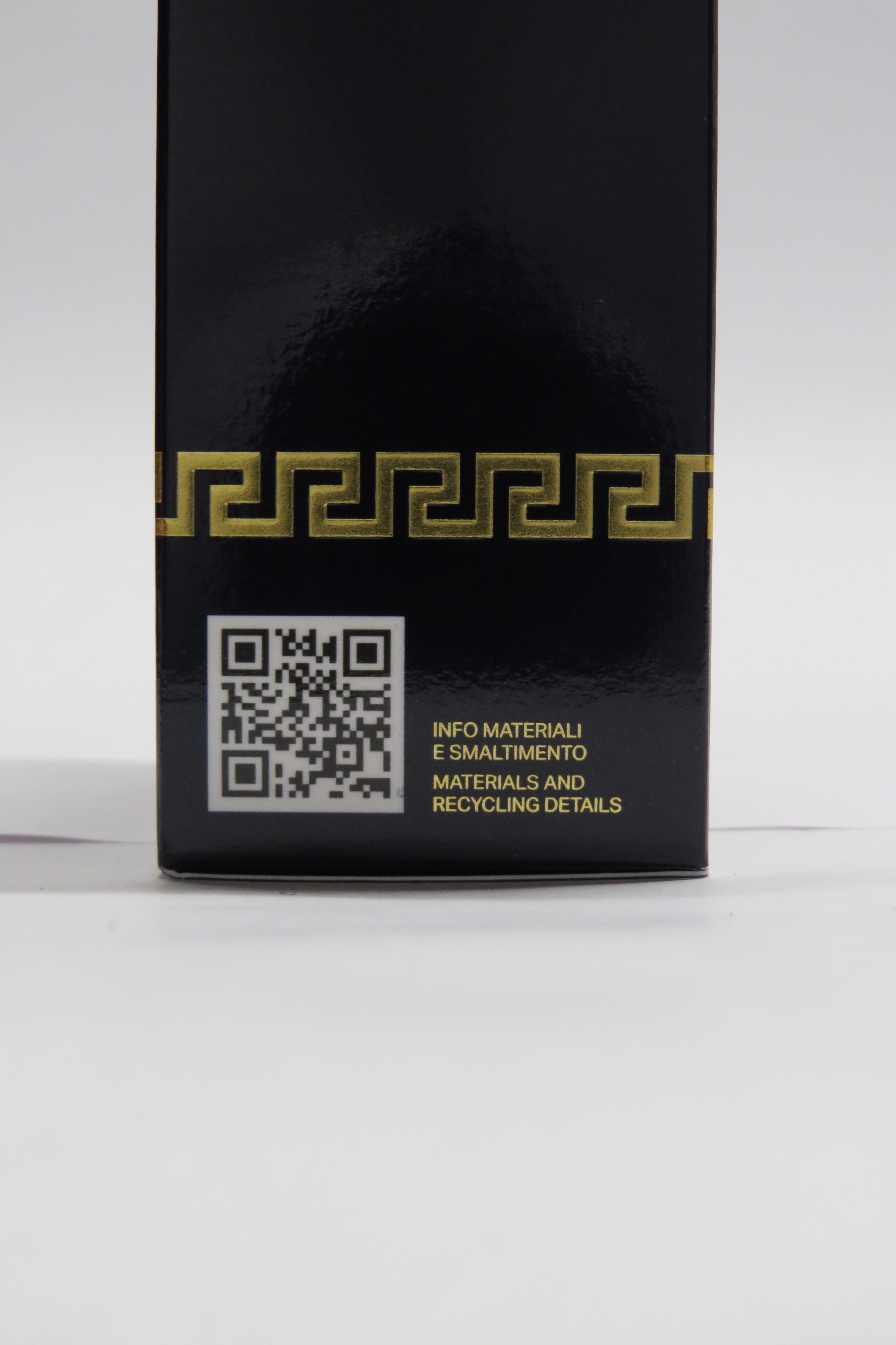 Versace Dylan Blue Eau de Toilette – 3.4 oz